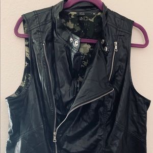 Lane Bryant Faux Leather and Camo Vest Sz 16